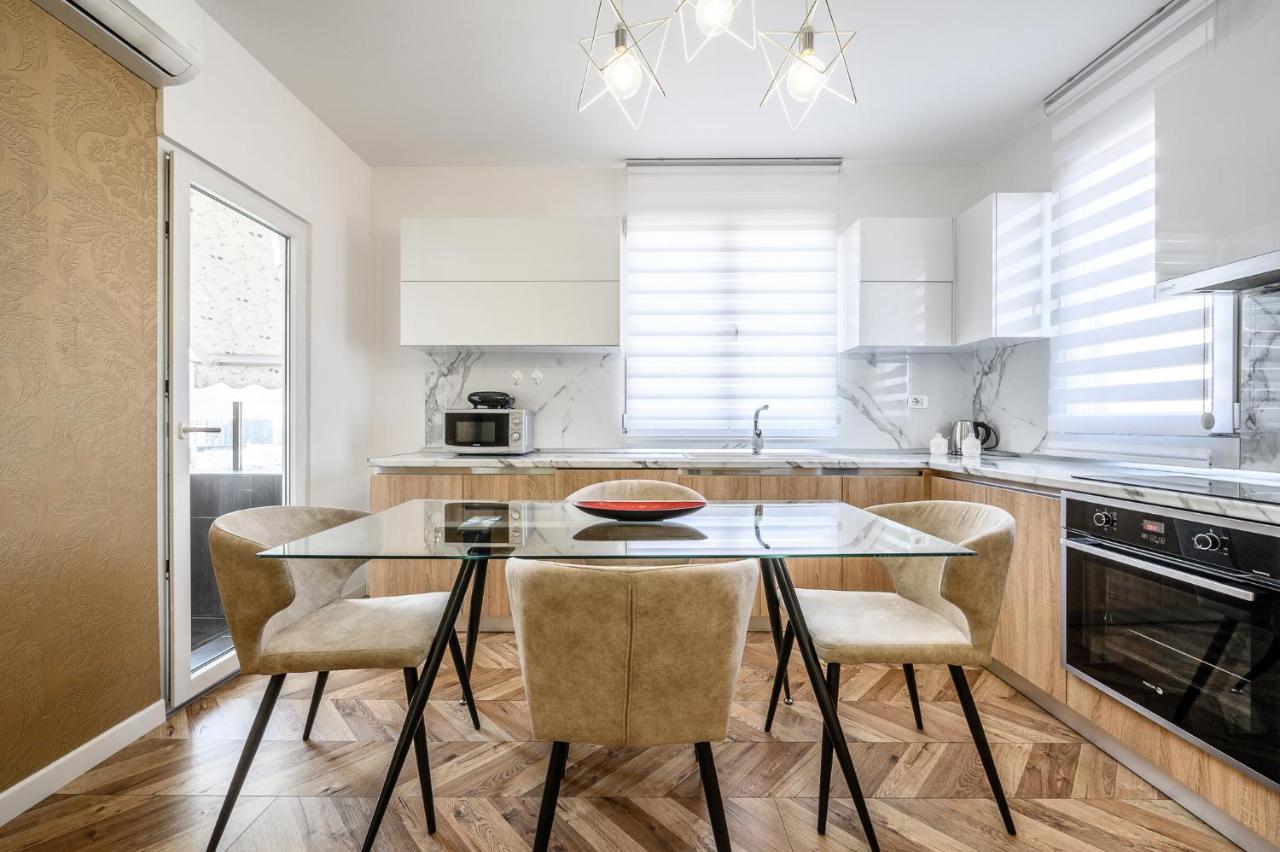 Miku Apartments-Luxury City View At Wilson Square Tirana Exterior foto