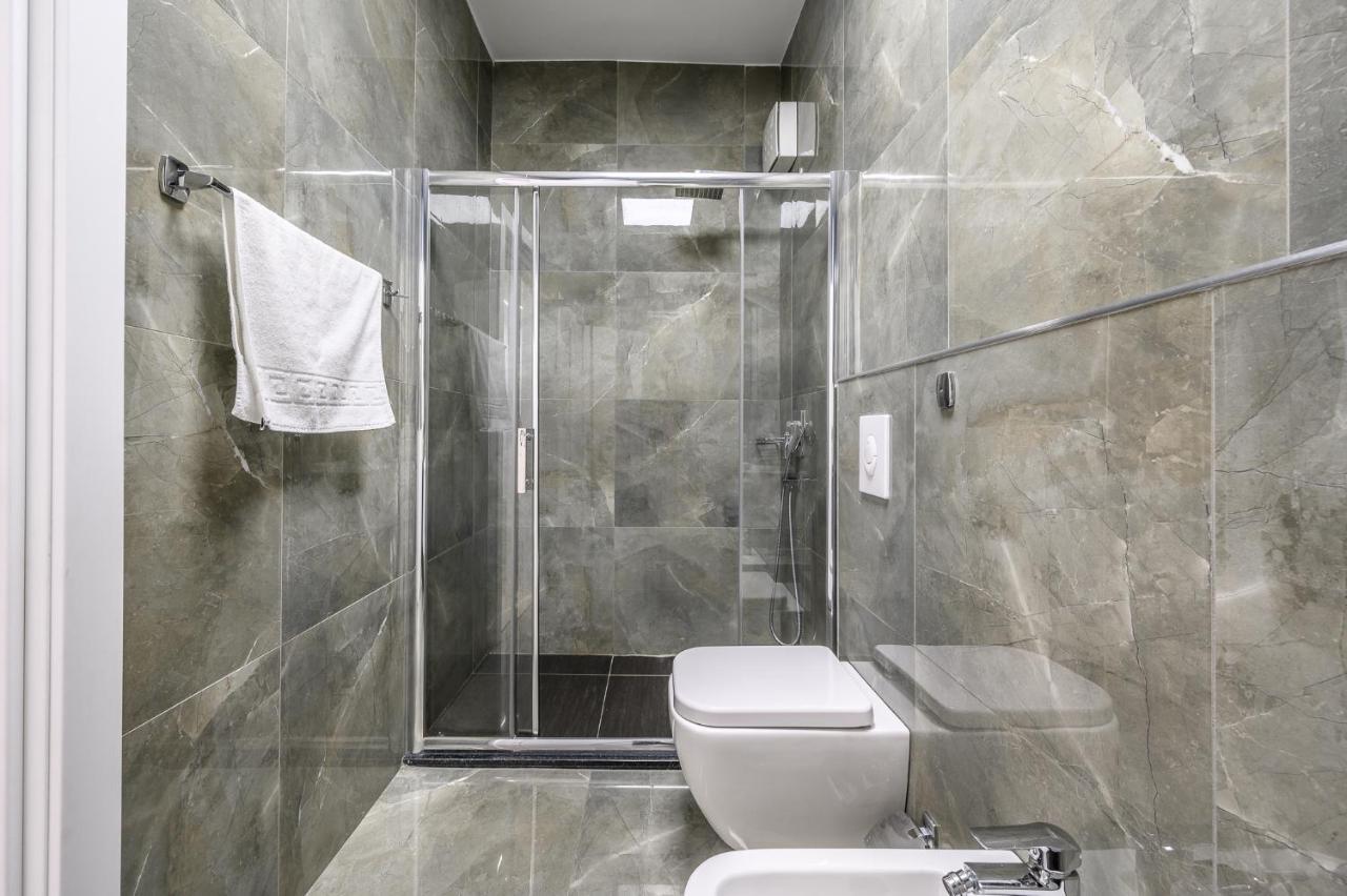 Miku Apartments-Luxury City View At Wilson Square Tirana Exterior foto