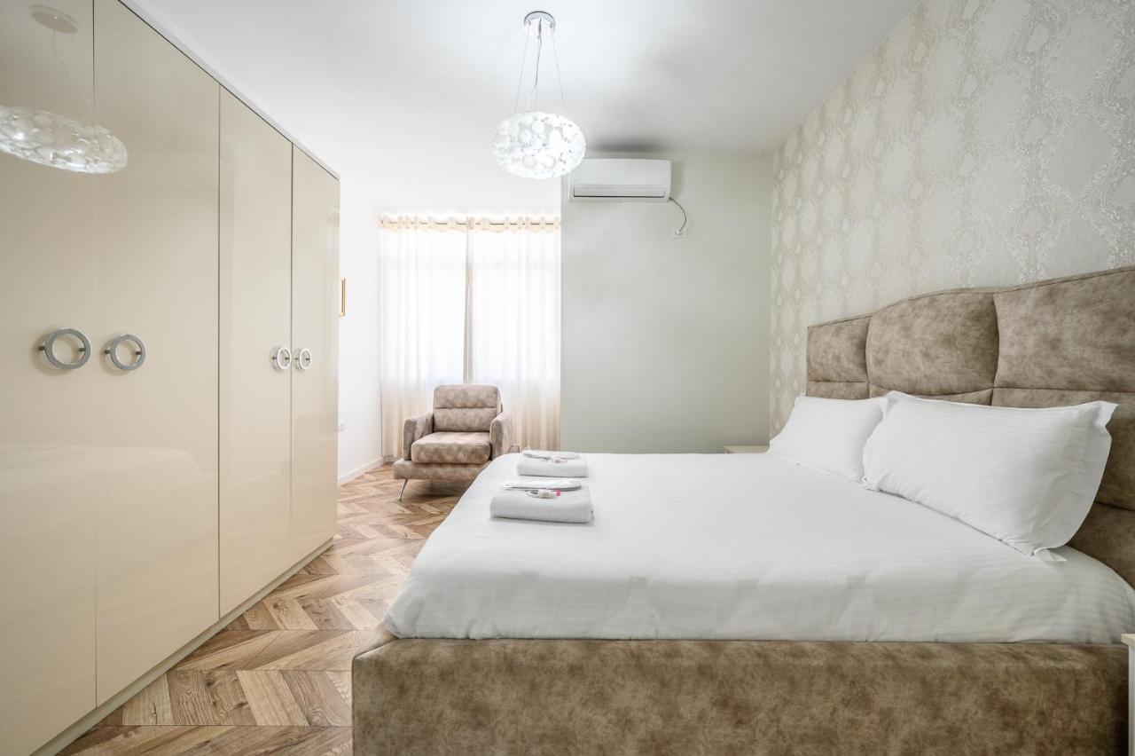 Miku Apartments-Luxury City View At Wilson Square Tirana Exterior foto