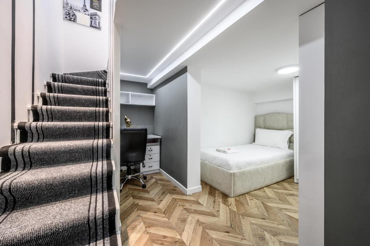 Miku Apartments-Luxury City View At Wilson Square Tirana Exterior foto